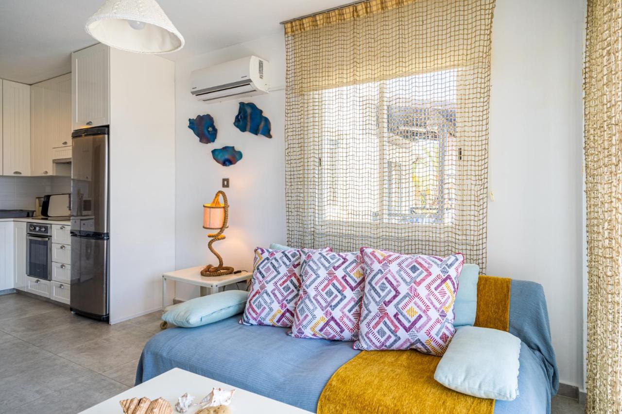 Seawaves 1- Bedroom Apartment Near Meneou Beach Larnaca Bagian luar foto